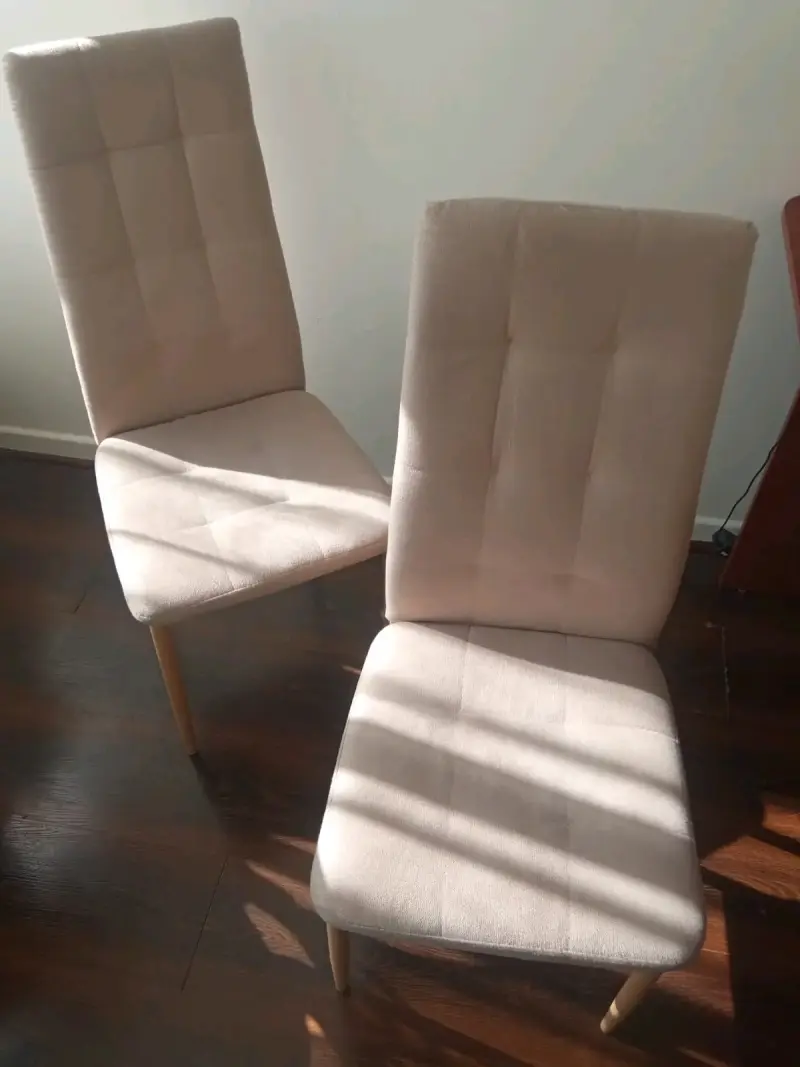 Juego de sillas beige