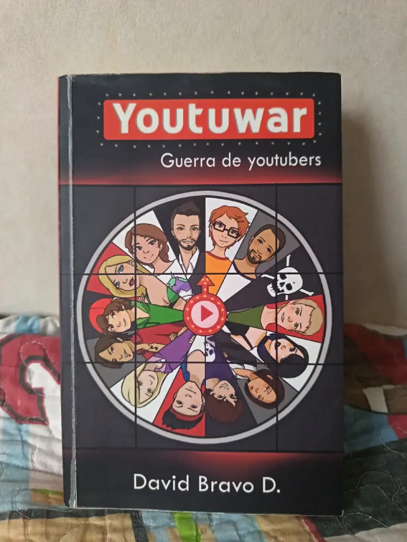 Libro Youtuwar: Guerra de Youtubers - 1