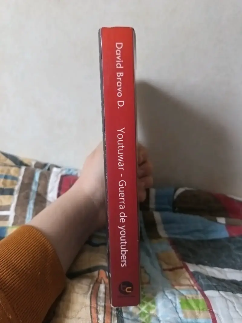 Libro Youtuwar: Guerra de Youtubers - 3