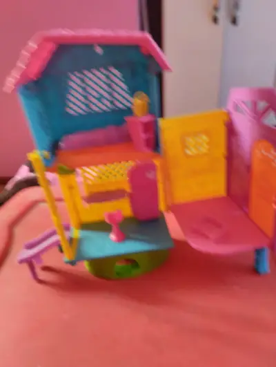 Casa de juguete rosada - miniatura 2