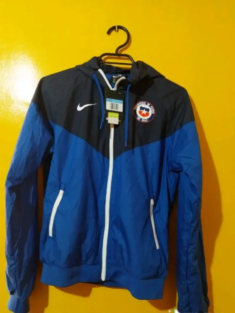 Cortaviento Nike azul selección Chile
