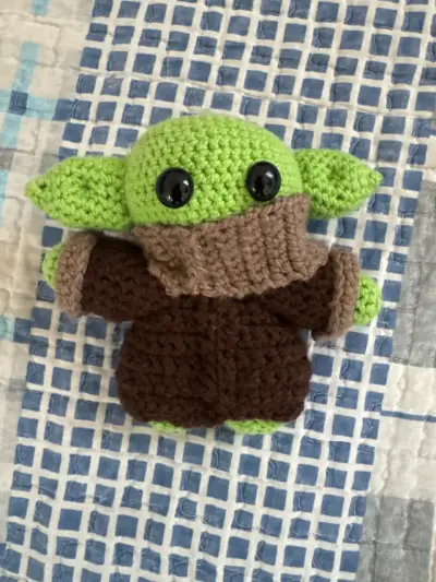 Amigurumi Yoda bebé verde - miniatura 1