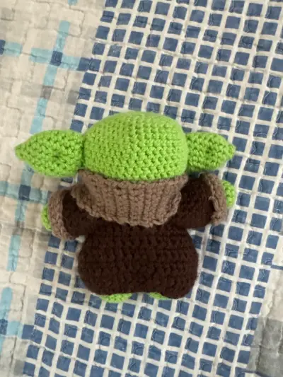 Amigurumi Yoda bebé verde - miniatura 2