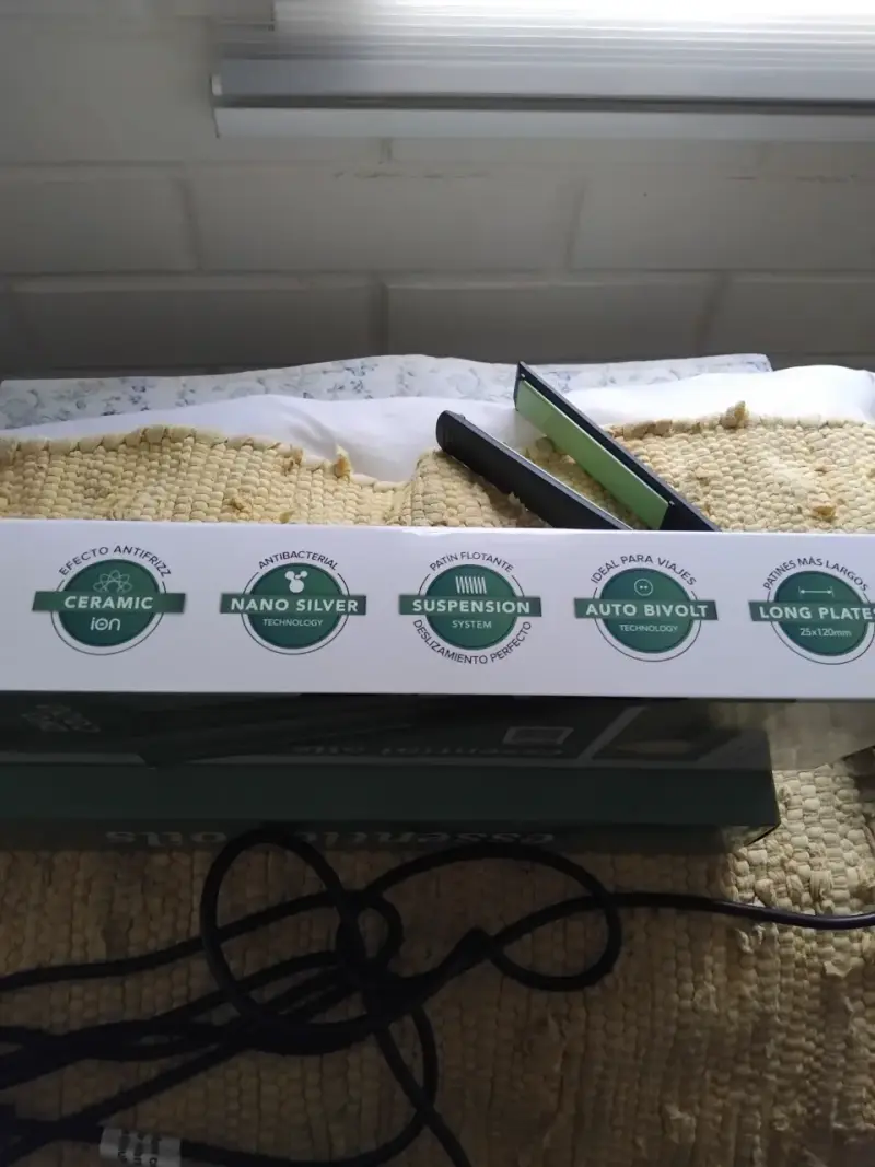 Plancha alisadora GAMA sin uso, ideal para un pein - 4