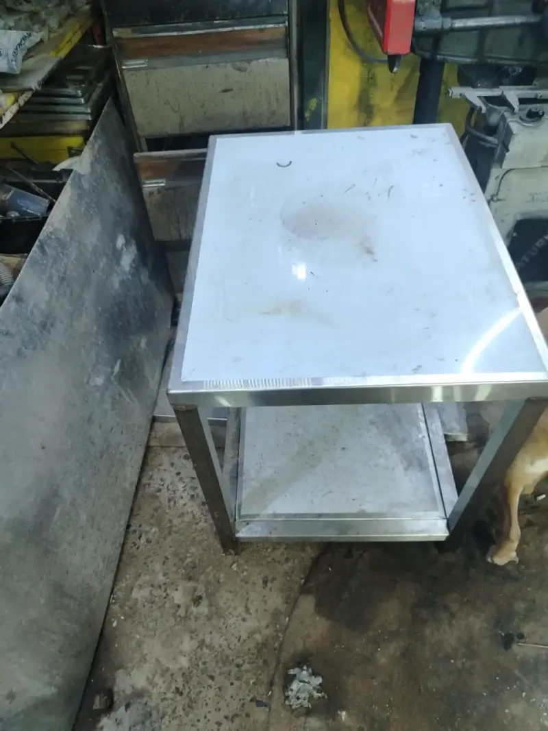 Mesa de trabajo de acero inoxidable