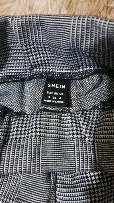 Pantalón de cuadros gris de Shein - miniatura 2