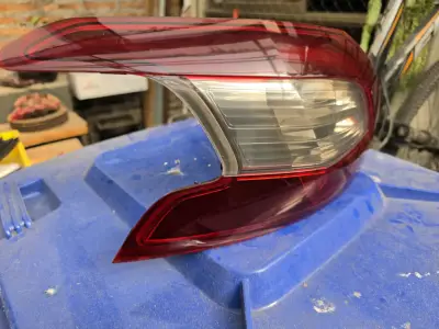 Foco trasero izq Peugeot 308 2014 al 2020 - miniatura 4