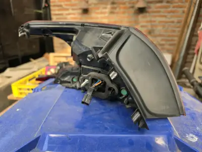 Foco Luz trasera derecho puegeot 308 2014 al 2020 - miniatura 2