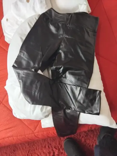 Leggings negros de cuero sintético talla Standar e - miniatura 1