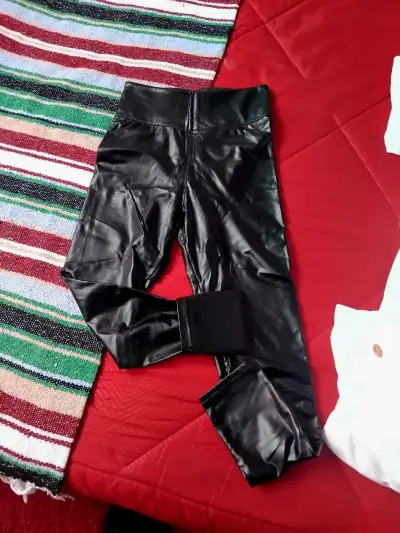 Leggings negros de cuero sintético talla Standar e - miniatura 3