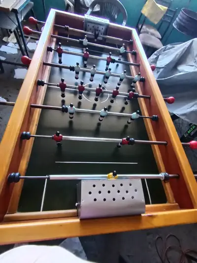 Mesa de taca taca de madera - miniatura 1