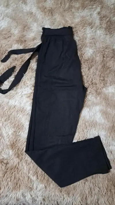 Pantalones negros con lazo - miniatura 1
