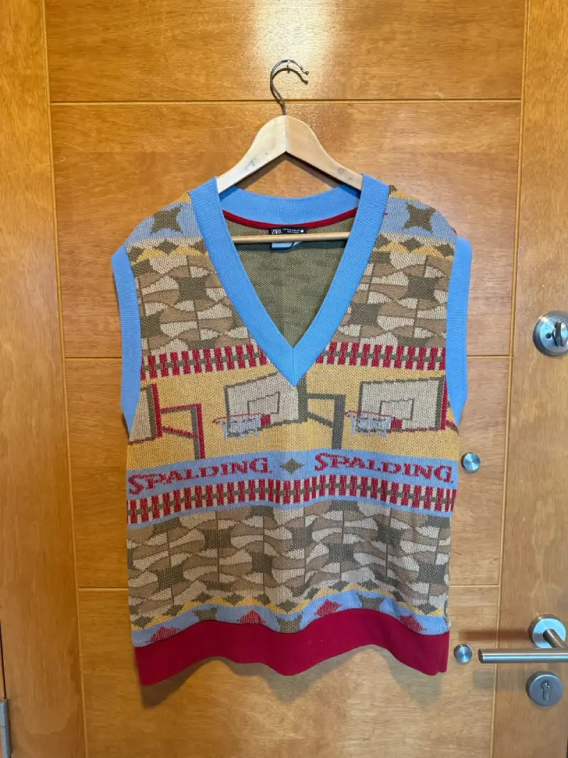Chaleco Zara sin mangas estampado Spalding - 1