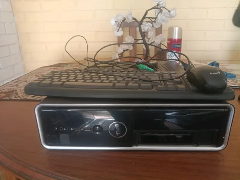 Computador de escritorio con Intel Core 2 Duo - 3