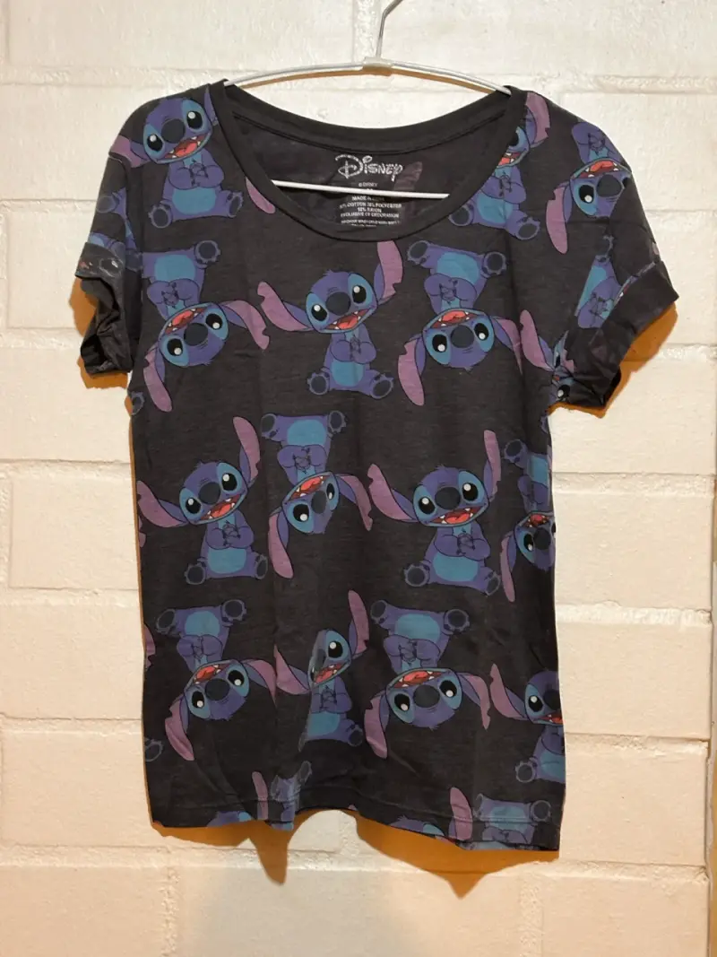 Polera negra estampada - 2