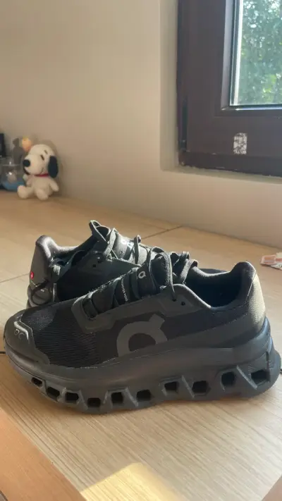 Zapatillas deportivas negras unisex - miniatura 3