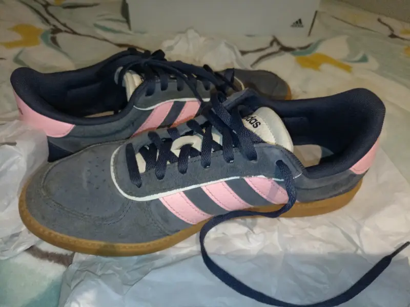 Zapatillas urbanas gris y rosa Adidas - 2