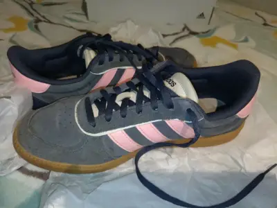 Zapatillas urbanas gris y rosa Adidas - miniatura 2