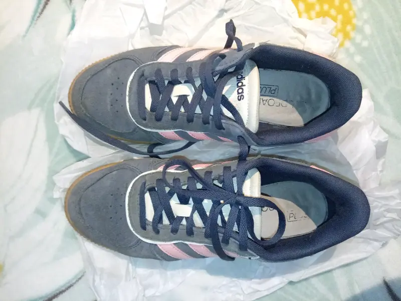 Zapatillas urbanas gris y rosa Adidas - 3
