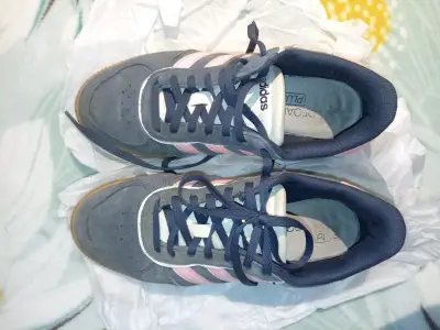 Zapatillas urbanas gris y rosa Adidas - miniatura 3