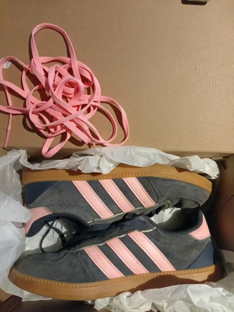 Zapatillas urbanas gris y rosa Adidas - 5