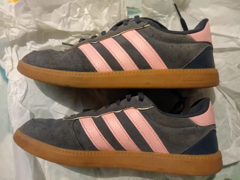 Zapatillas urbanas gris y rosa Adidas - 6
