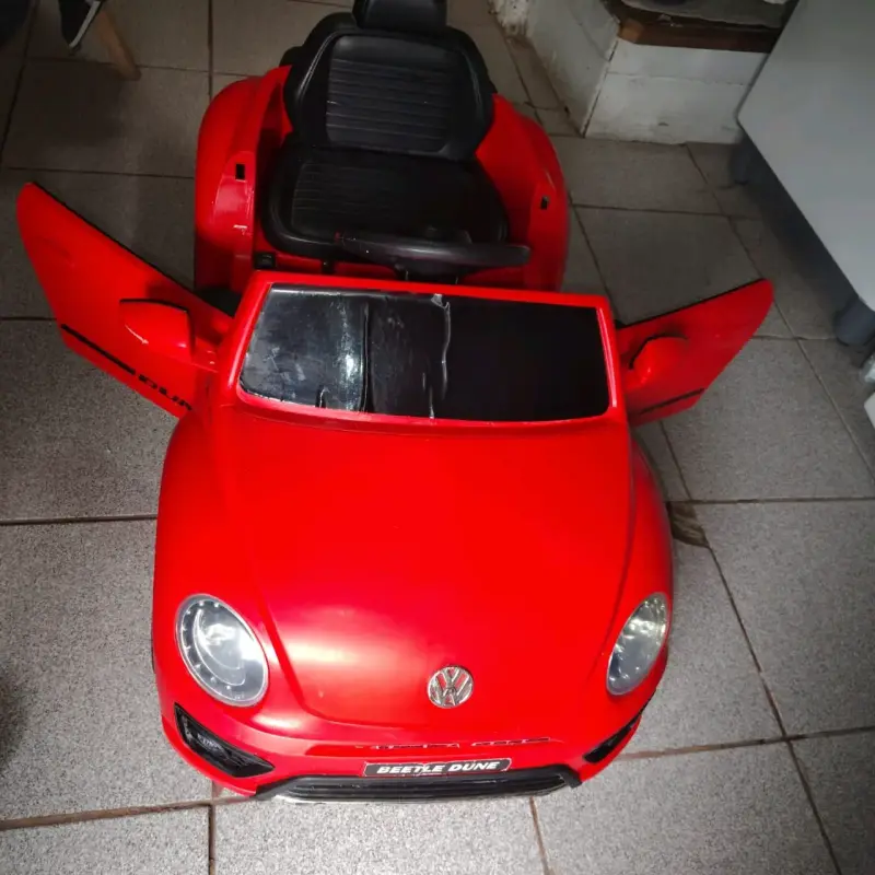 Auto eléctrico infantil rojo - 1