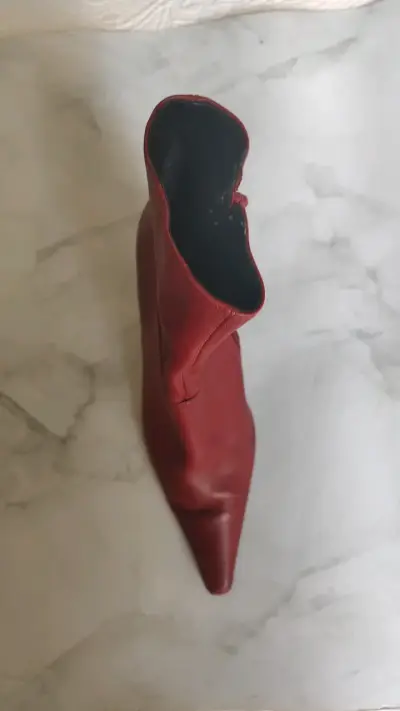 Botines Vía Uno ,rojos de cuero con tacón - miniatura 4