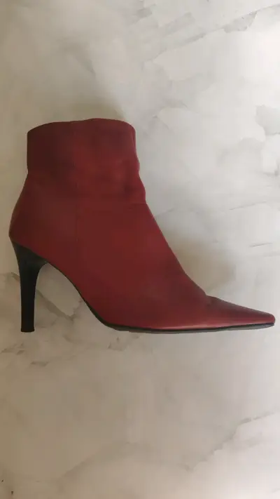 Botines Vía Uno ,rojos de cuero con tacón - miniatura 5