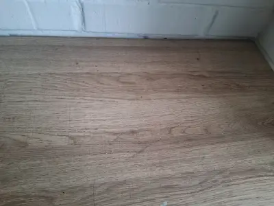 Escritorio de madera con cajones - miniatura 4