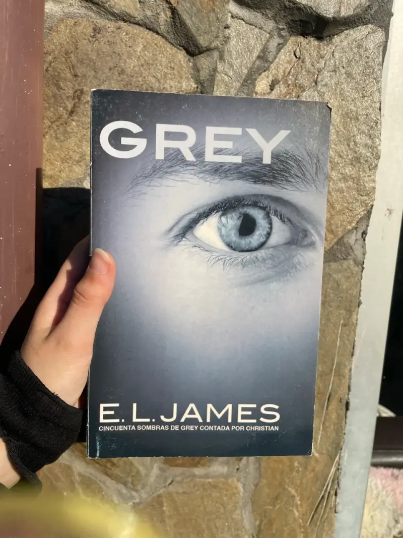 Libro Grey de E.L. James - 1