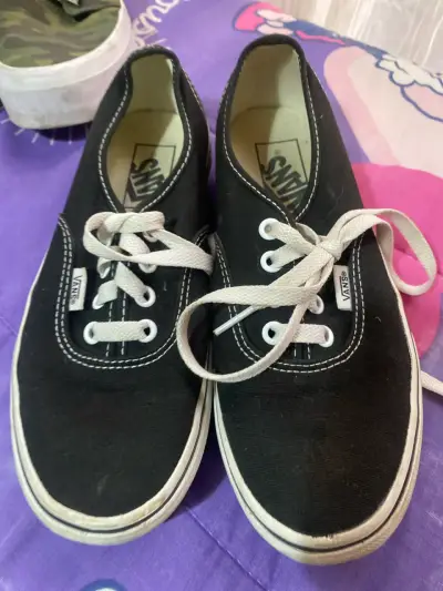 Zapatillas negras Vans usadas - miniatura 1