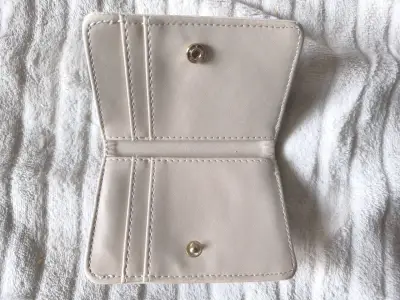 Billetera blanca bordada - miniatura 2