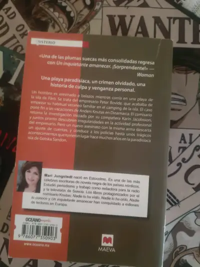 Libro 'Un inquietante amanecer' - miniatura 2