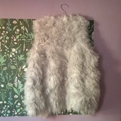 Chaleco peludo blanco (faux fur) - miniatura 2