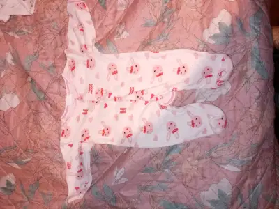 Pijama de bebé con conejitos - miniatura 1