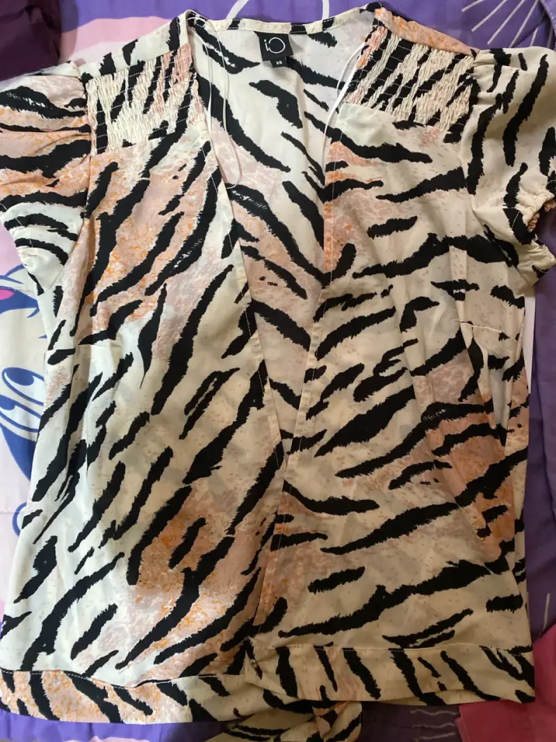 Blusa estampado animal print marca IO