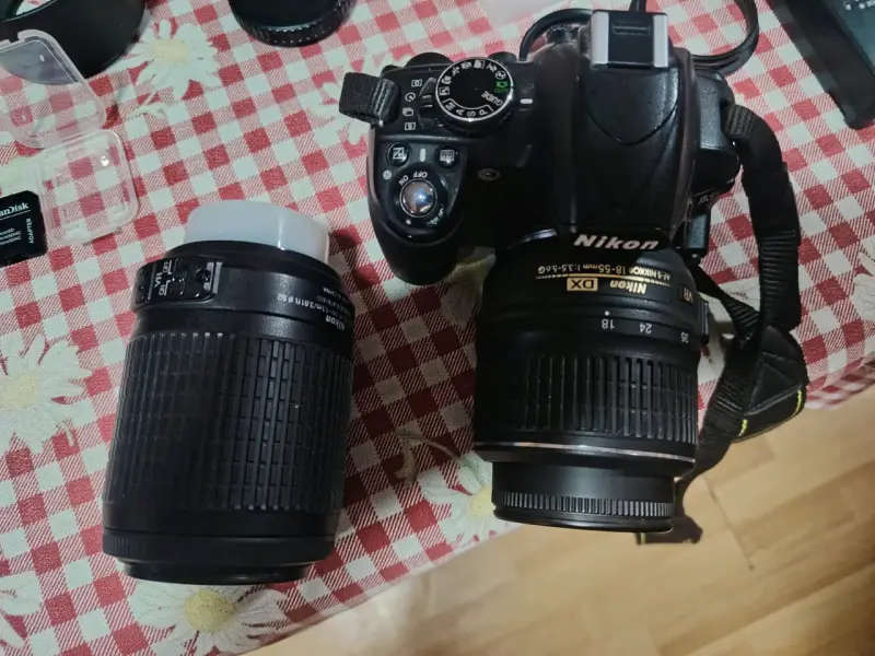 Cámara Nikon D3200 con accesorios - 3
