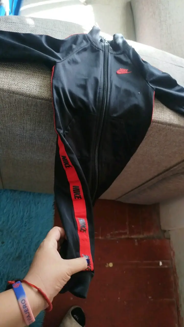 Buzo deportivo Nike negro