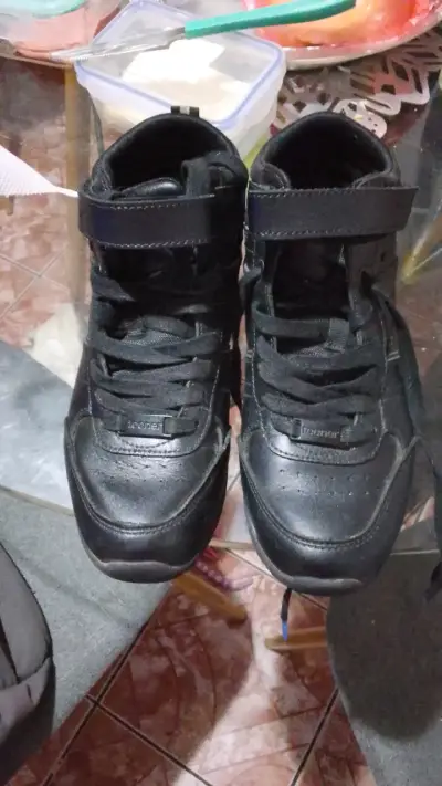 Zapatillas negras de caña alta - miniatura 3