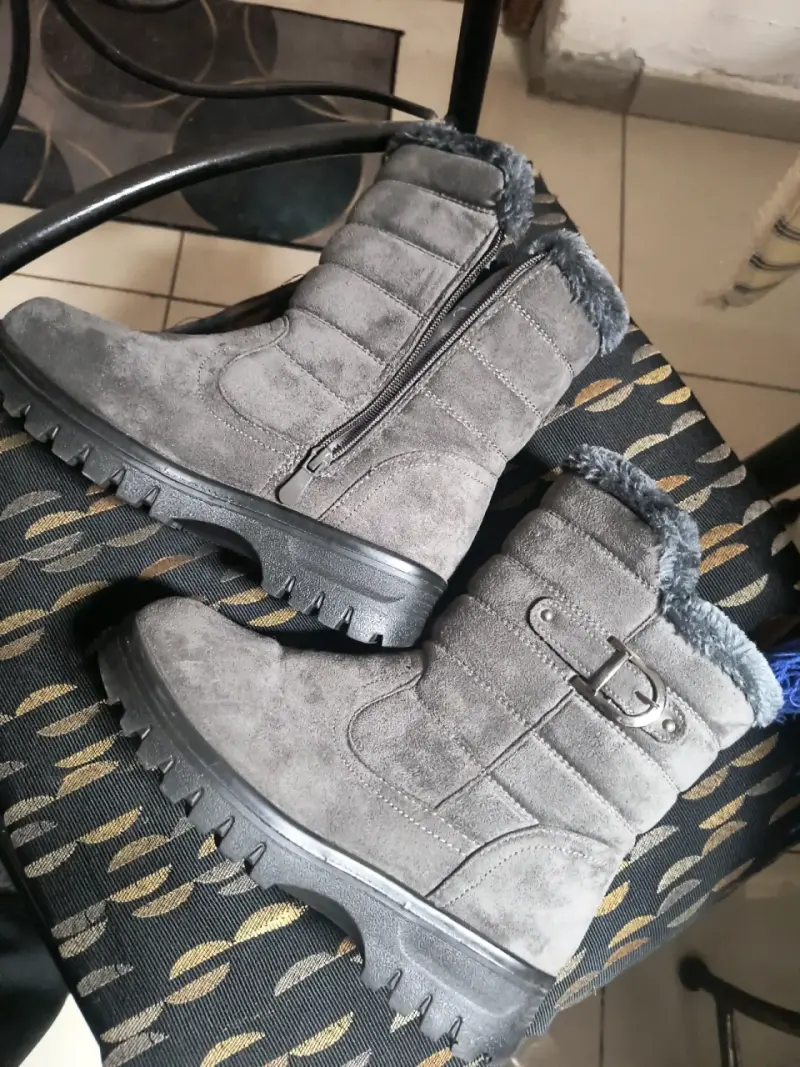 Botas gris con forro peludo - 4