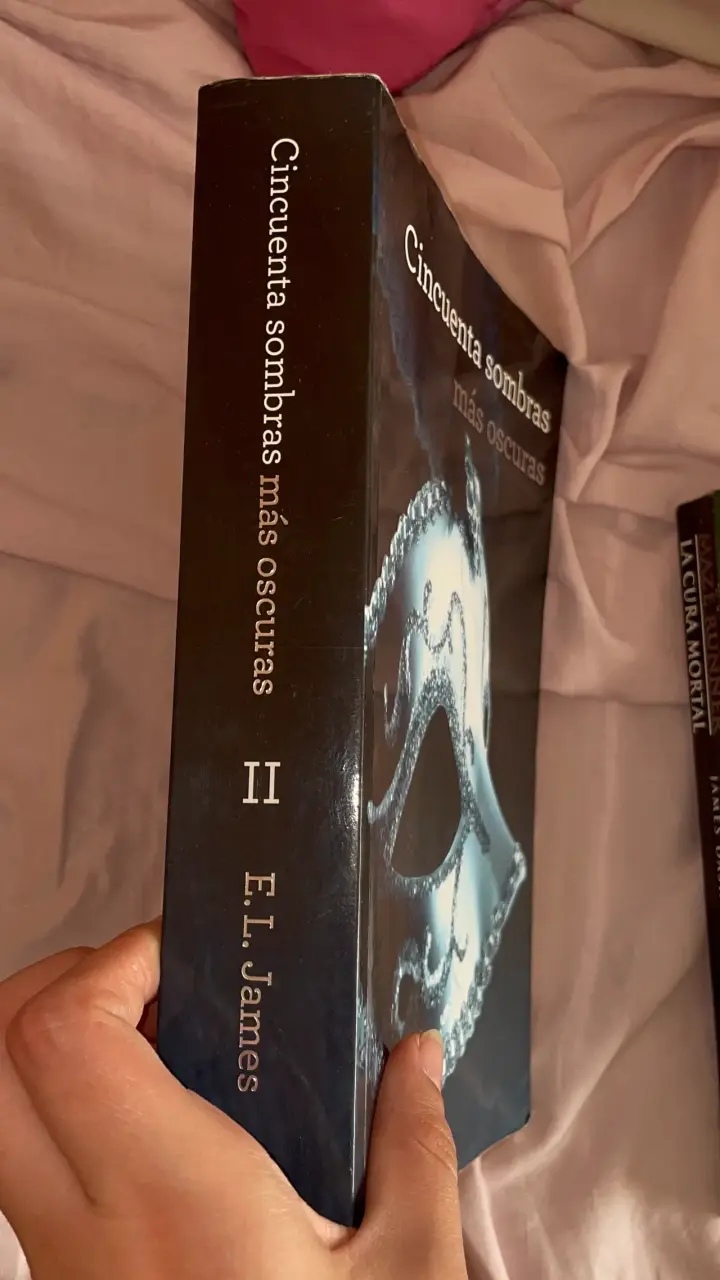 Cincuenta sombras más oscuras - libro - 2