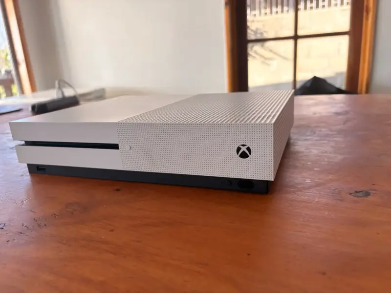Consola Xbox one + Control + Modern Warfare - 3