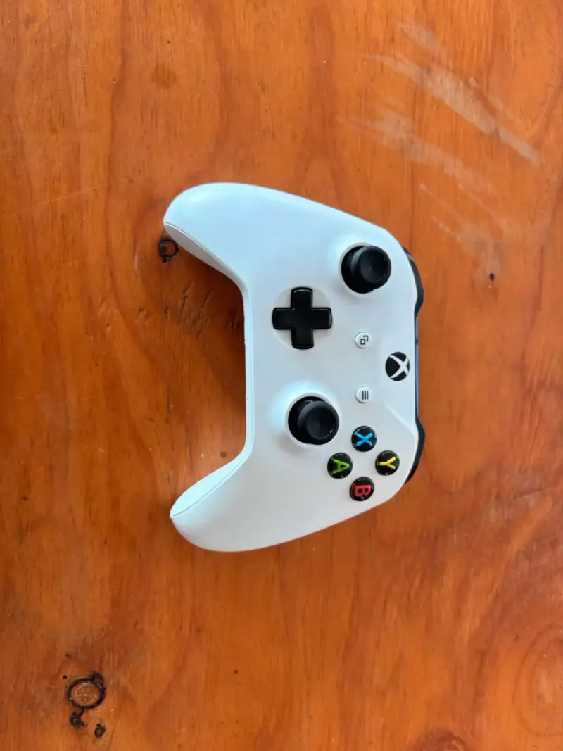 Consola Xbox one + Control + Modern Warfare - 4