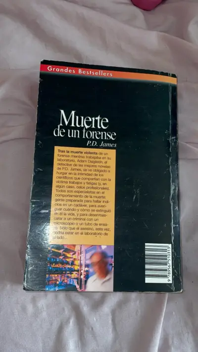Libro Muerte de un Forense - miniatura 3