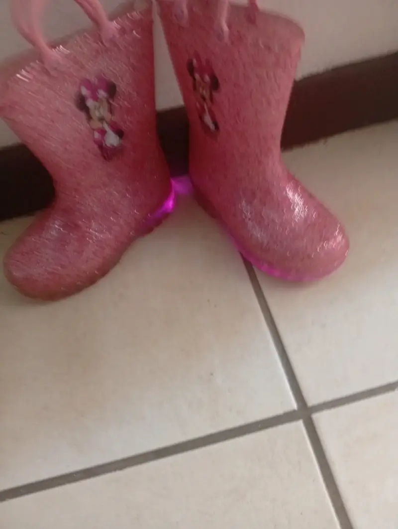 Botas de lluvia rosadas con glitter - 2