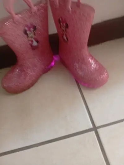 Botas de lluvia rosadas con glitter - miniatura 2