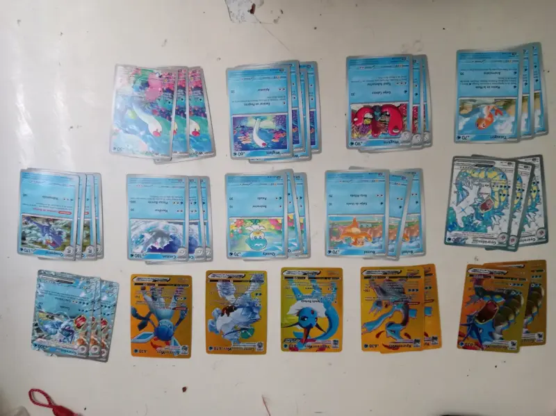 Lote de cartas Pokémon variadas - 4