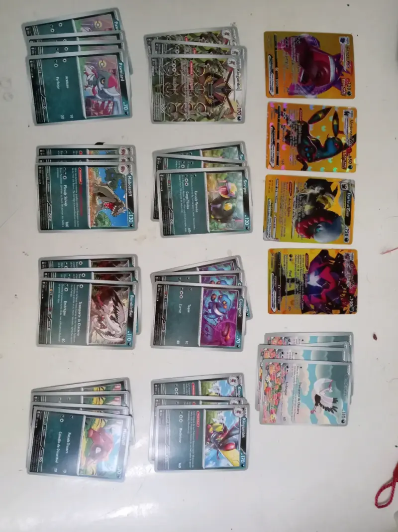 Lote de cartas Pokémon variadas - 5