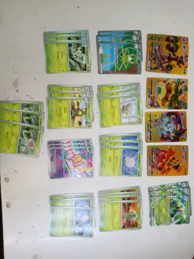 Colección cartas Pokémon variadas - miniatura 2